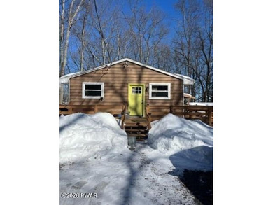Lake Wallenpaupack Home For Sale in Hawley Pennsylvania