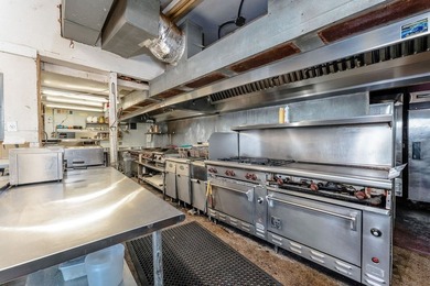 Income-producing multi-use asset featuring 24 hotel rooms, 13 - photo 35