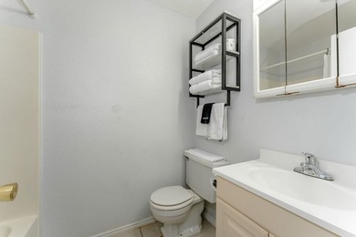 Income-producing multi-use asset featuring 24 hotel rooms, 13 - photo 49