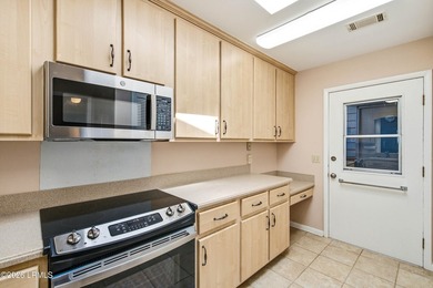 Desirable one-level condo on Lady's Island offering captivating - photo 20