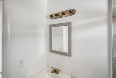 Fantastic income-producing duplex in the rapidly growing area of - photo 28