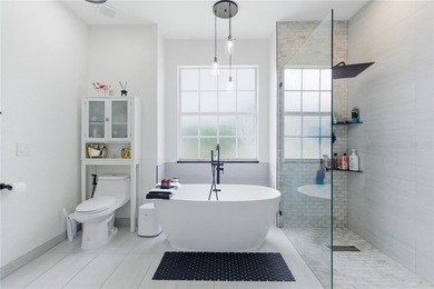 INCOME-PRODUCING POTENTIAL WITH DETACHED GUEST APARTMENT + - photo 33