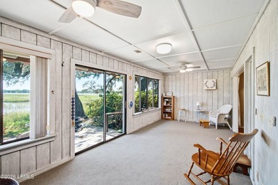Desirable one-level condo on Lady's Island offering captivating - photo 38