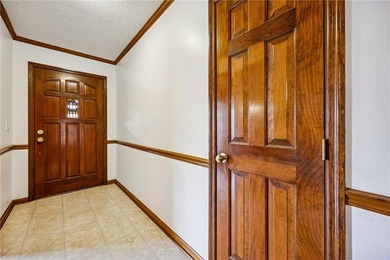 This stunning Shadowlawn Estates home boasts 4-bedroom, 2 - photo 6
