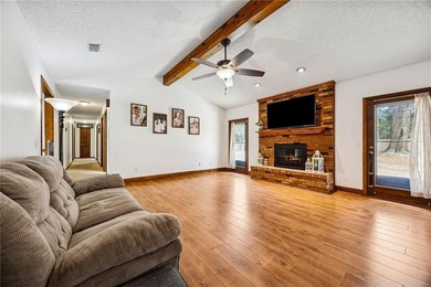 This stunning Shadowlawn Estates home boasts 4-bedroom, 2 - photo 10
