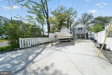 Welcome to 1400 Burke Rd, with over 3000 sq ft of house - photo 3