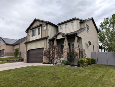 Welcome home to this beautifully maintained Eagle Mountain gem - photo 3
