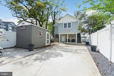 Welcome to 1400 Burke Rd, with over 3000 sq ft of house - photo 4