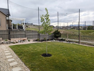 Welcome home to this beautifully maintained Eagle Mountain gem - photo 8