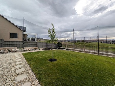 Welcome home to this beautifully maintained Eagle Mountain gem - photo 9