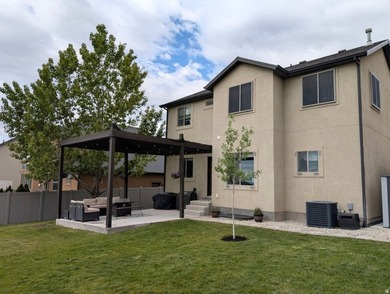 Welcome home to this beautifully maintained Eagle Mountain gem - photo 10