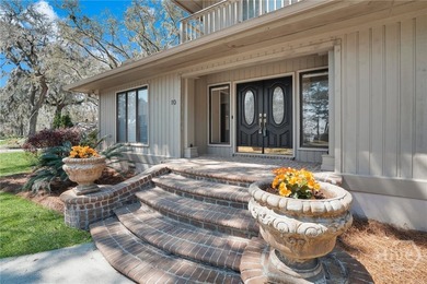 PRICE REDUCED !! Now is the time to make your move! Positioned - photo 2