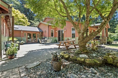 Discover your own private paradise with this expansive 6.00-acre - photo 3
