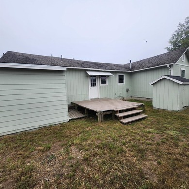 Cute home in an up-and-coming neighborhood. Properties in the - photo 3