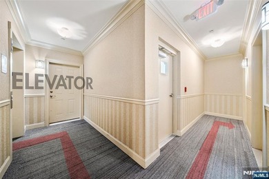 PRIME LOCATION - RENOVATED CONDO IN A WELL-MAINTAINED BUILDING - photo 21