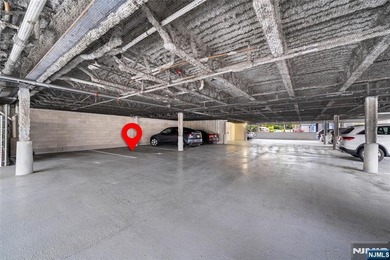 PRIME LOCATION - RENOVATED CONDO IN A WELL-MAINTAINED BUILDING - photo 22