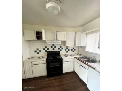 BRAND NEW ROOF!, NEW CARPET, NEWLY REMODELED CABINETS/VANITIES &