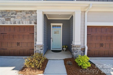 Stunning Townhome in the Heart of Cornelius - Minutes from - photo 2