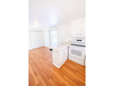 Welcome to easy, low-maintenance living in the desirable - photo 6