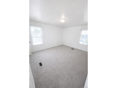 Welcome to easy, low-maintenance living in the desirable - photo 9