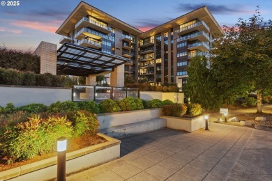 Lake Condo For Sale in Portland, Oregon