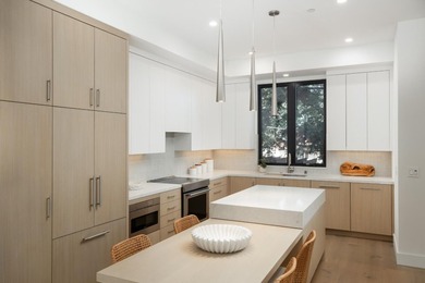 Defining a new category of luxury living, this stunning new - photo 14