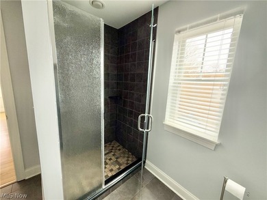 Rare opportunity to own a recently updated 3-bed, 3.5-bath - photo 19