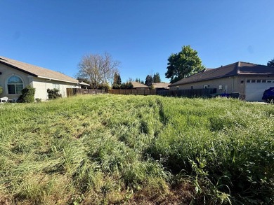 Build your dream home in the beautiful gated community of Lake - photo 1