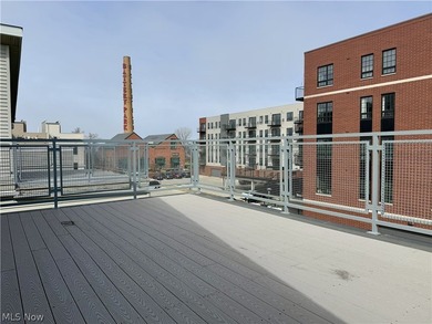Rare opportunity to own a recently updated 3-bed, 3.5-bath - photo 22