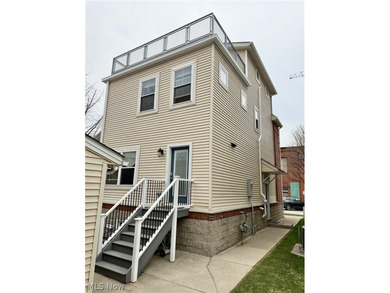 Rare opportunity to own a recently updated 3-bed, 3.5-bath - photo 24