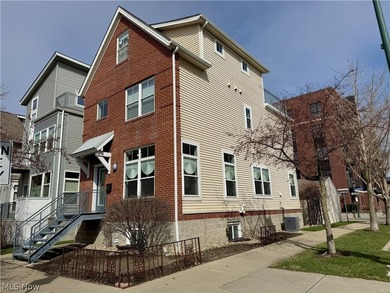 Rare opportunity to own a recently updated 3-bed, 3.5-bath - photo 25