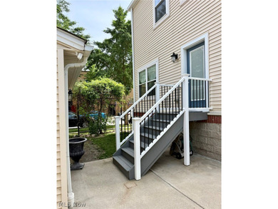 Rare opportunity to own a recently updated 3-bed, 3.5-bath - photo 33