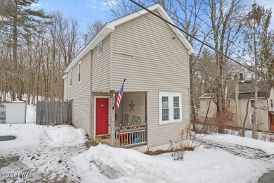 Lake Wallenpaupack Home Sale Pending in Hawley Pennsylvania