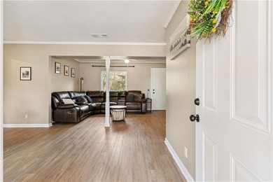 409 Buckingham Place is a wonderful move-in ready opportunity - photo 3
