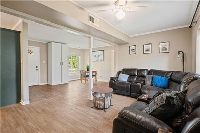 409 Buckingham Place is a wonderful move-in ready opportunity - photo 6