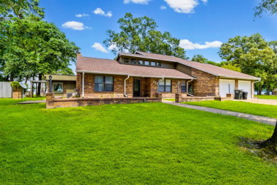 Waterfront home on Lake Livingston - photo 3