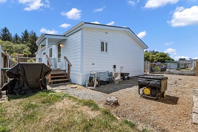 This well-maintained 3 bedroom, 2 bathroom home offers 1,296 - photo 5