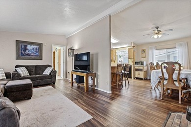 This well-maintained 3 bedroom, 2 bathroom home offers 1,296 - photo 8