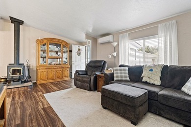 This well-maintained 3 bedroom, 2 bathroom home offers 1,296 - photo 10