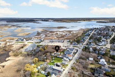 Pine Point Seasonal Condo Cottage Just One Block from the Beach - photo 3