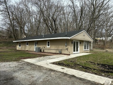 Life feels a little more relaxed near Flint Lake, and this - photo 21