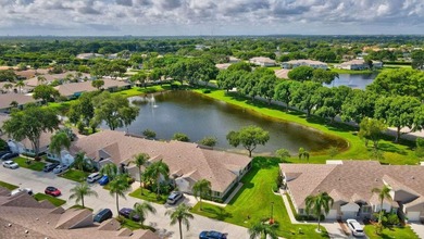 (private lake, pond, coastal) Townhome/Townhouse For Sale in Boca Raton Florida