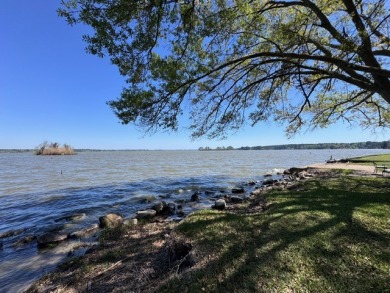 Waterfront home on Lake Livingston - photo 9
