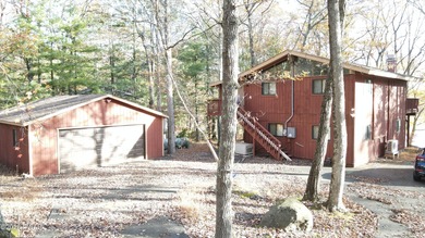 Hemlock Lake Home For Sale in Lords Valley Pennsylvania