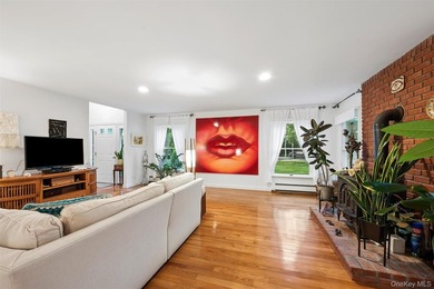Southampton Retreat with Two Story Annex Nestled within nearly - photo 12