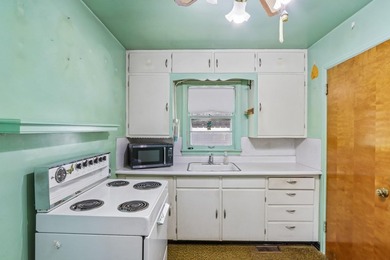 Welcome Home! A great move-in-ready starter home or investment - photo 13