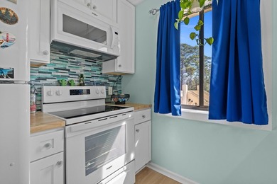 Welcome to this beautifully updated 2-bed/1-bath condo in - photo 14