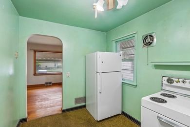 Welcome Home! A great move-in-ready starter home or investment - photo 14