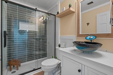 Welcome to this beautifully updated 2-bed/1-bath condo in - photo 16