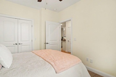 Welcome to this beautifully maintained second-floor - photo 16